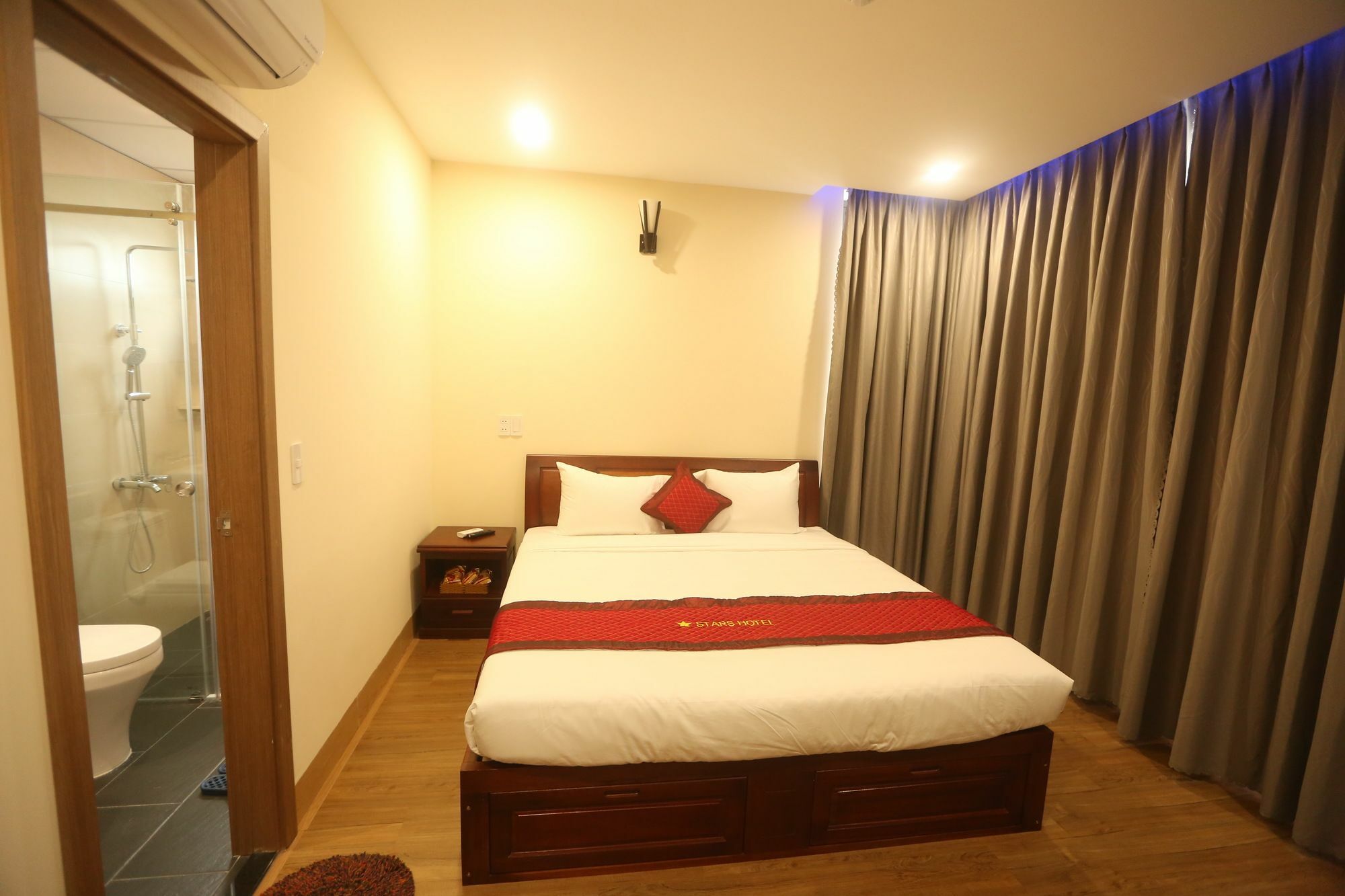 Stars Hotel Da Nang Buitenkant foto